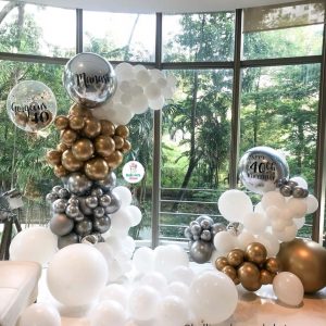 Organic Balloon Decoration – Super Gold & White