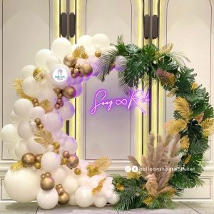 Organic Balloon Decoration – White & Chrome Gold