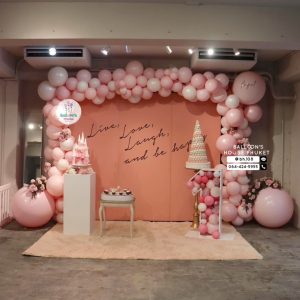 Organic Balloon Decoration – Pink & White