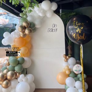 Organic Balloon Decoration – Chrome Gold & White