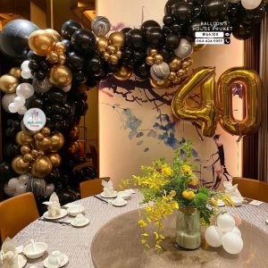 Organic Balloon Decoration – Black & Chrome Gold