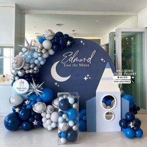 Organic Balloon Decoration