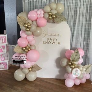 Organic Balloon Decoration