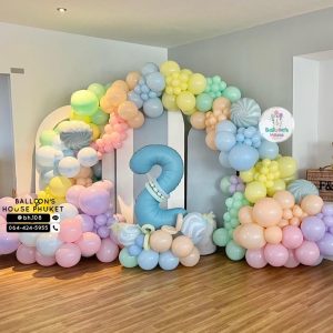 Organic Balloon Decoration