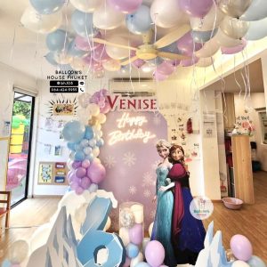 Organic Balloon Decoration