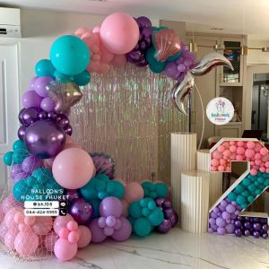 Organic Balloon Decoration